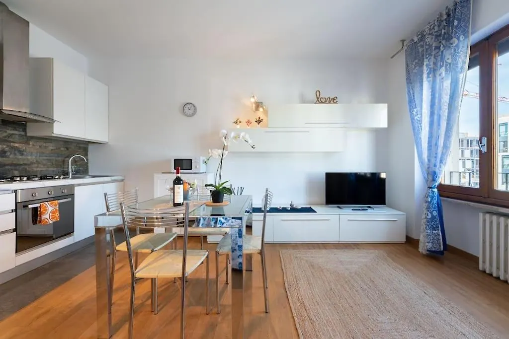 Belfiore2 1 Bedroom Apt By The Railways Station Florence Italy