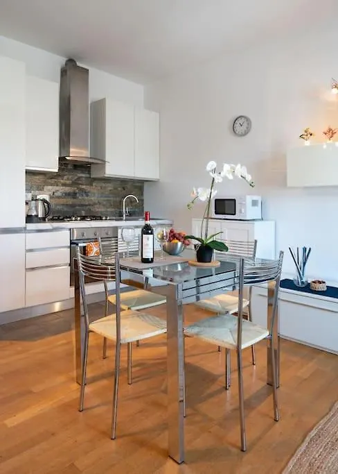 Belfiore2 1 Bedroom Apt By The Railways Station Florence Apartment