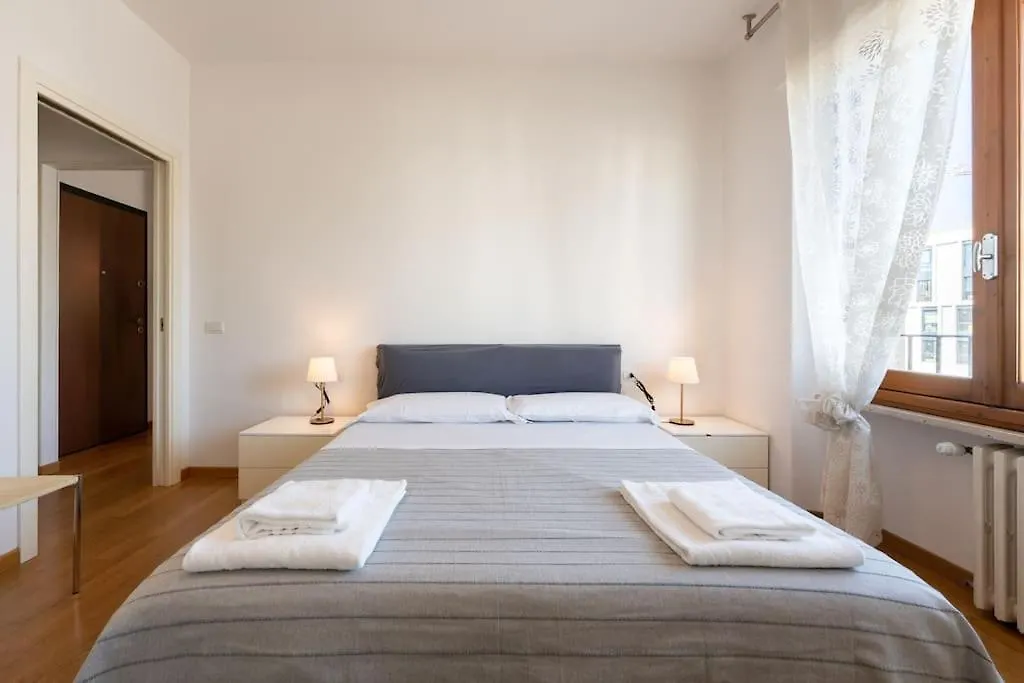 Belfiore2 1 Bedroom Apt By The Railways Station Florence Apartment